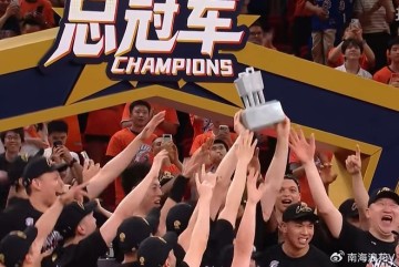 安博体育app下载-轰29分14板！打出CBA顶级中锋水平，球迷：郭士强应该征召他|上海队|王哲林|浙江广厦|总冠军|上海男篮_新浪体育_新浪新闻